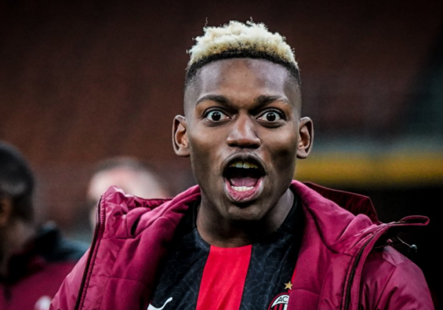 包含罗马尼亚选手赛场转身一战成名,全场震撼的词条 包含罗马尼亚选手赛场转身一战成名,全场震撼的词条