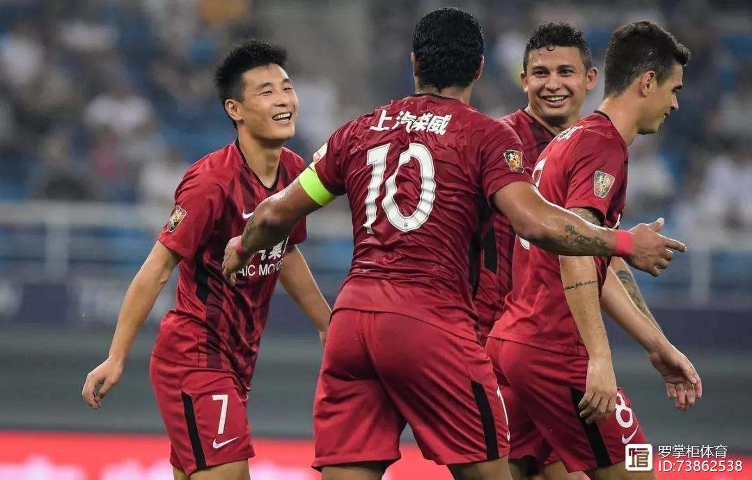 亚洲大陆杯赛中两支球队将争夺胜利，战绩斐然