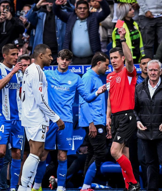 关于格拉纳达连战皇马巴萨双核心，球队客场进步明显，表现亮眼的信息