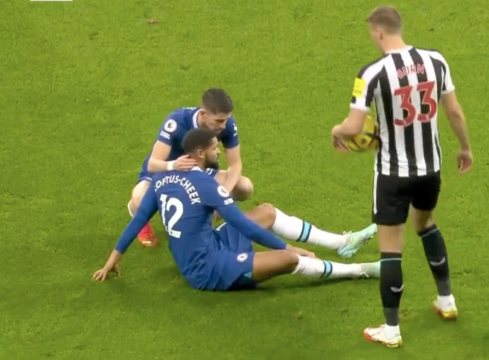 河南建业主场负于重庆斯威，遭遇连败，战绩斐然