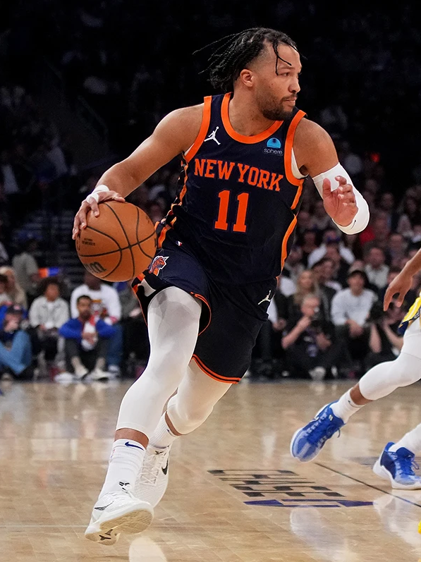 河南建业主场负于重庆斯威，遭遇连败，战绩斐然