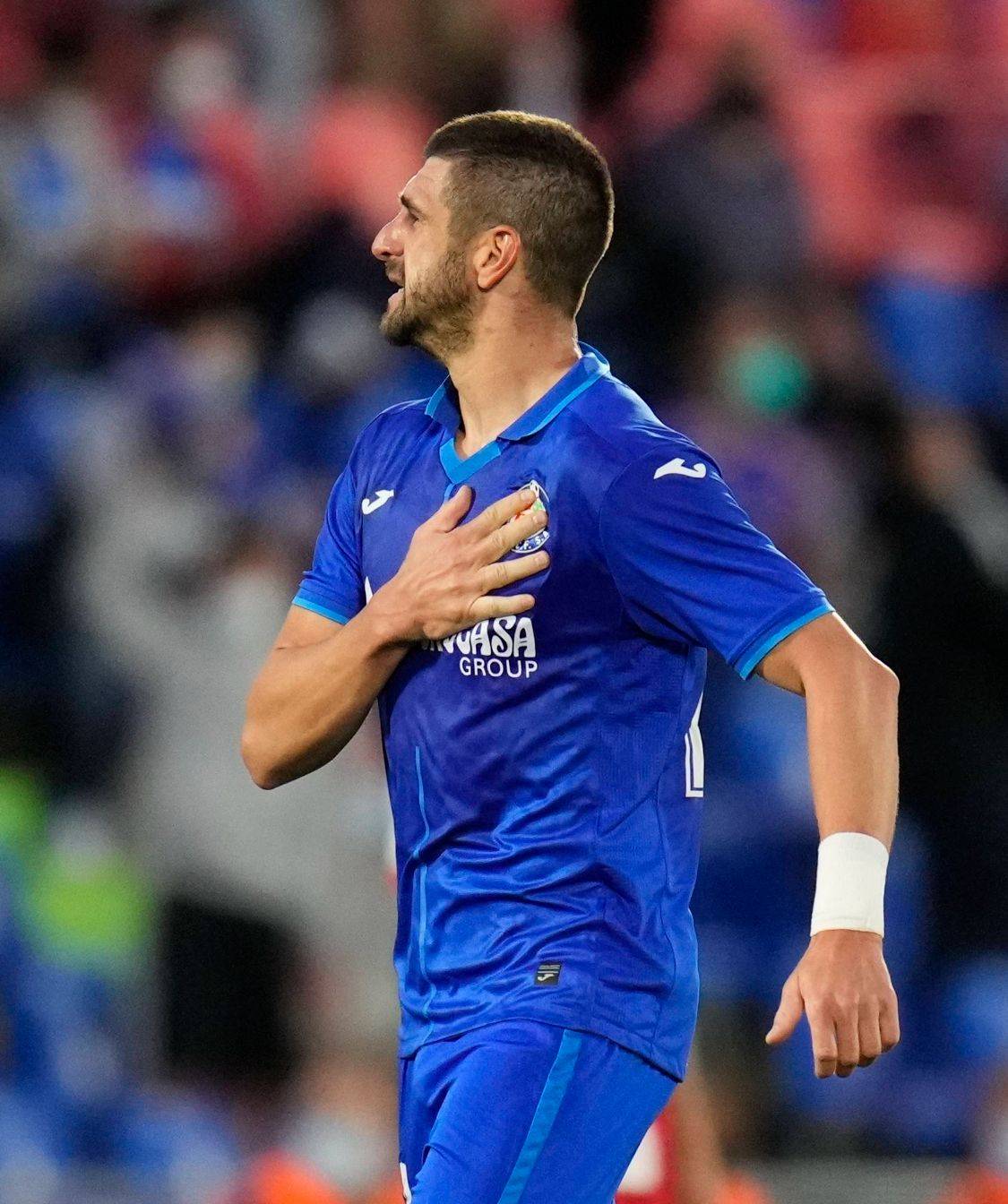 格拉纳达-赫塔菲，主场强势追赶保级区，掌声雷动