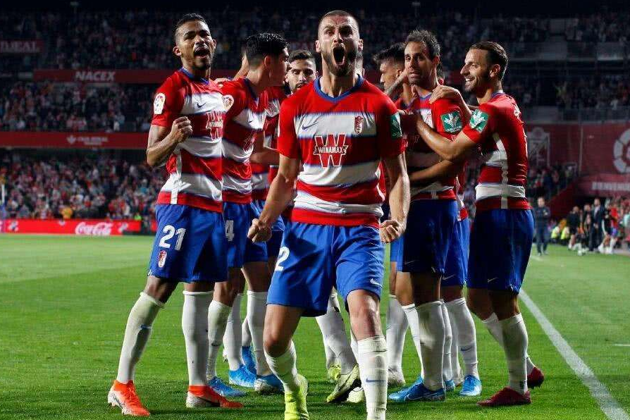 格拉纳达-赫塔菲，主场强势追赶保级区，掌声雷动