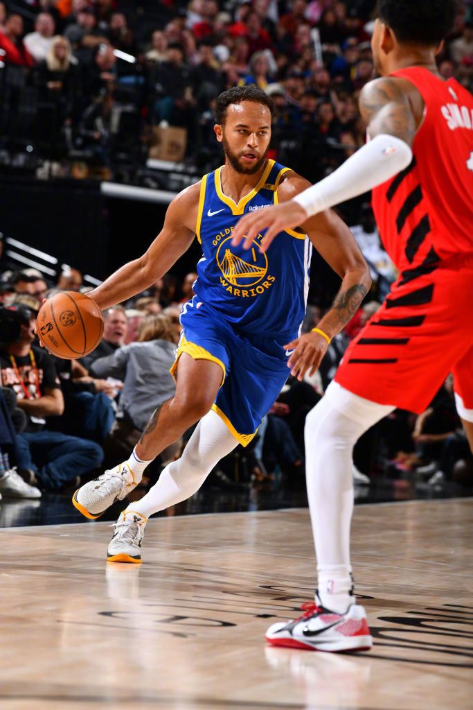 开拓者大胜太阳，队内火力全开，振奋人心的简单介绍