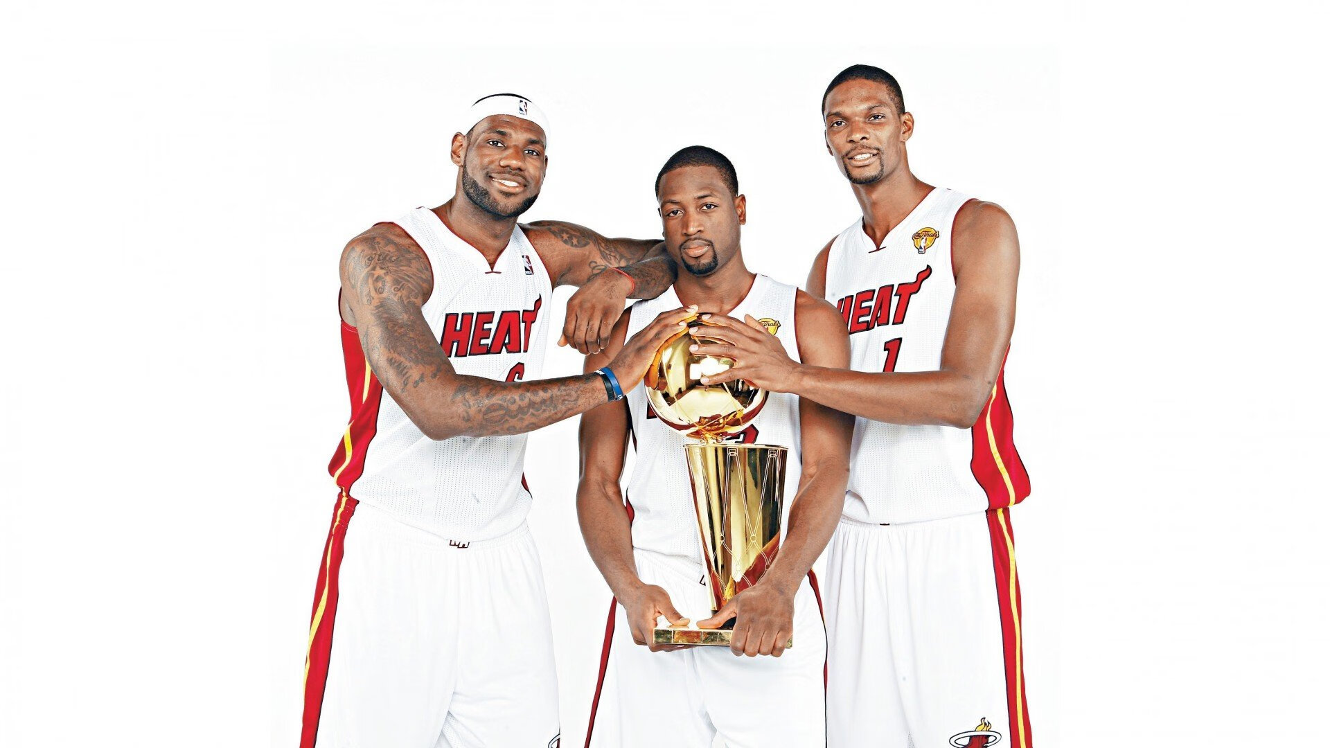 跨界魔幻夜！广厦篮球队降维打击黄蜂，欧冠半决赛惊现篮球争霸？